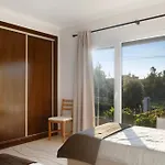 Colina Villa Salir de Matos