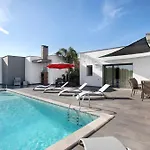 Colina Villa *